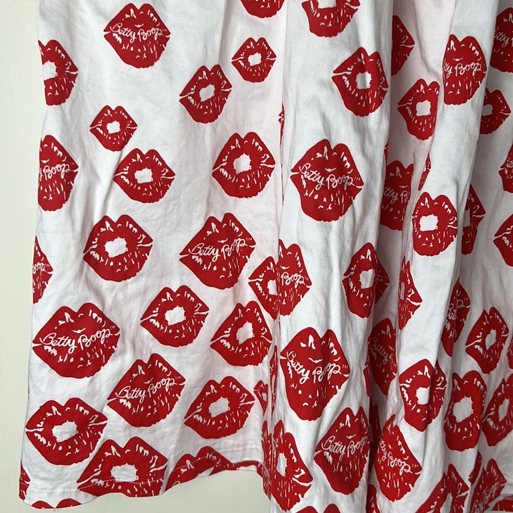 Torrid Betty Boop Runway Skater Skirt with Pockets Size 22 - Picture 5 of 10